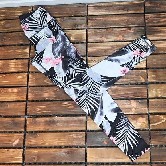 Victoria's Secret Knockout Tight Legging Palm SM - Picture 2 of 8